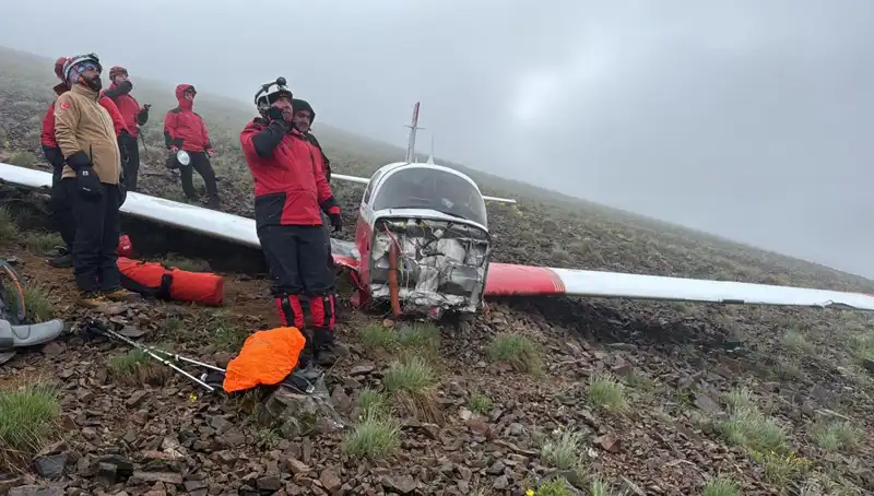 Türk Pilotun Uçak Kazası: Trajik Son ve Kadın Yolcunun Kurtuluş Hikayesi
