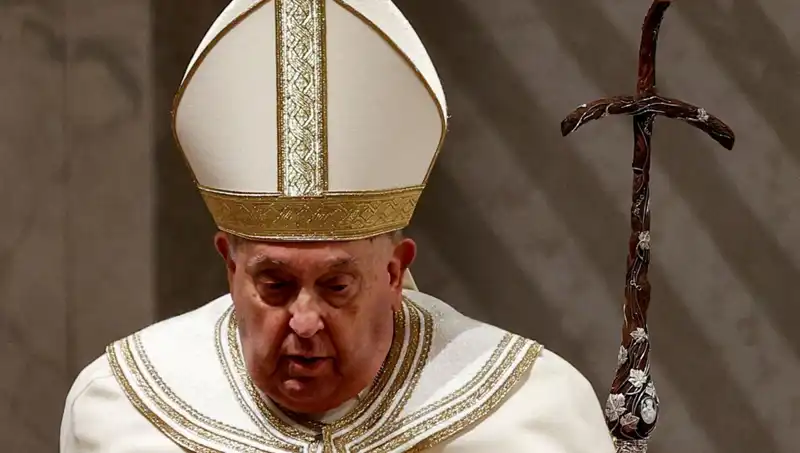 Vatikan’da Endişeli Bekleyiş: Papa Francis Hala Hastanede Yatarak Tedavi Görüyor